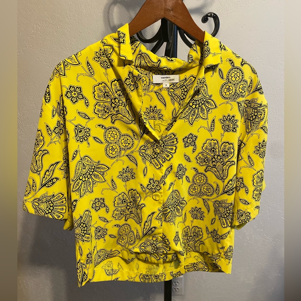 Saunders top
Size 2
Used